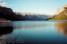 discover banff tour - lake minnewanka