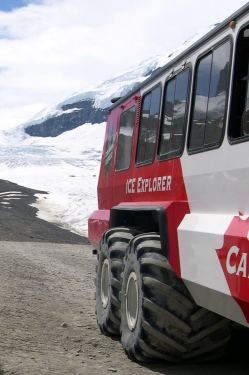 ice explorer - athabasca glacier
