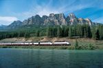 rocky mountaineer rail vacation - redleaf service